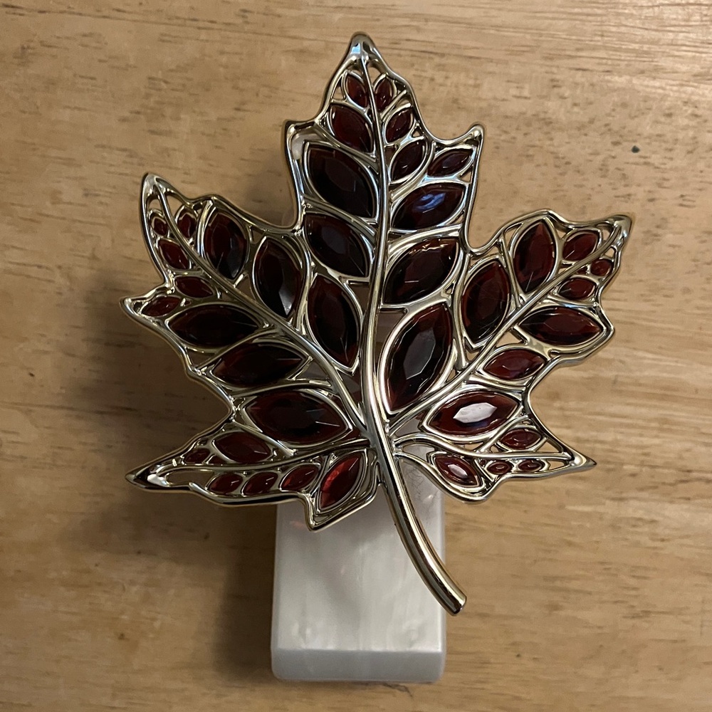 Bath and Body Works leaf wallflower